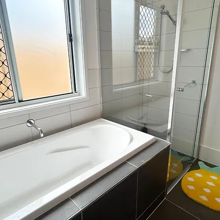 Homestay New Ensuite In New House Near Chermside *