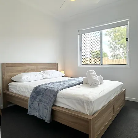 Homestay New Ensuite In New House Near Chermside
