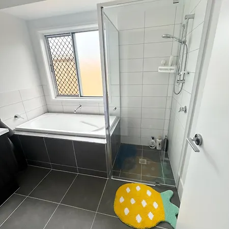 Homestay New Ensuite In New House Near Chermside *