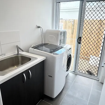New Ensuite In New House Near Chermside *