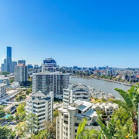 Apartment Lovely 2 Bedroom Executive *