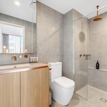 Apartment Lovely 2 Bedroom Executive
