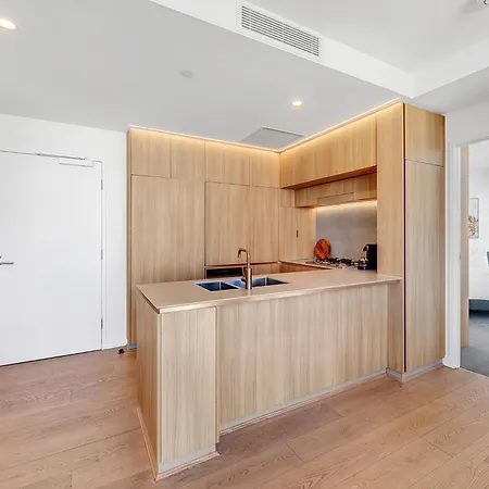 Lovely 2 Bedroom Executive Apartment *