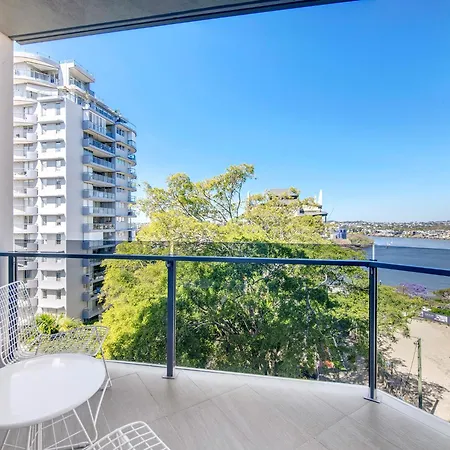 Apartment Lovely 2 Bedroom Executive *