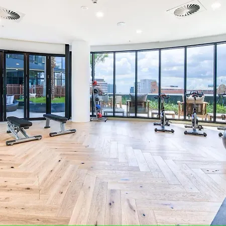 Luxury Peppers Infinity Pool Stylish With 2bd & 1c Park Brisbane