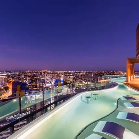 Holiday home Luxury Peppers Infinity Pool Stylish With 2bd & 1c Park Brisbane