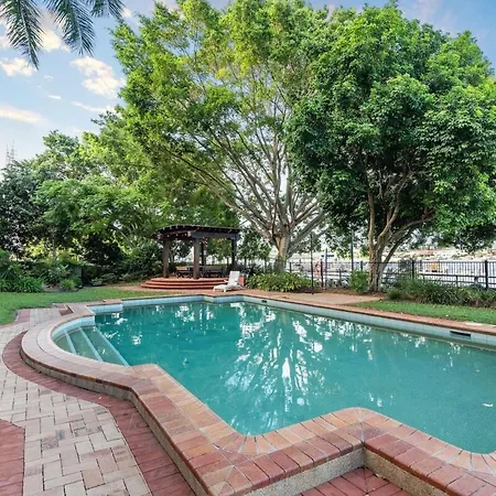 Luxury Water Views - 2bed-2bath-1car-pool Apartment *