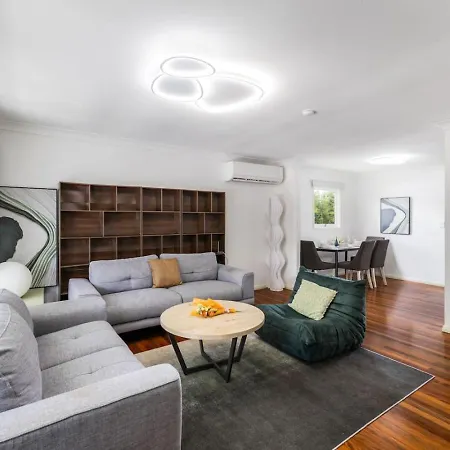 Value 4beds Near Shops, Cafes And Forest