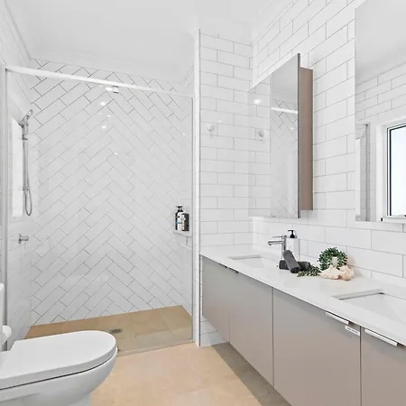 Stylish 3br Townhouse Camphill - Wifi, Parking * Brisbane