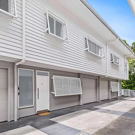 Stylish 3br Townhouse Camphill - Wifi, Parking Apartment