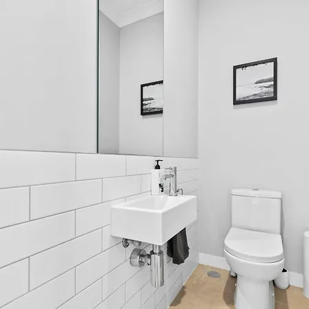 Apartment Stylish 3br Townhouse Camphill - Wifi, Parking Brisbane