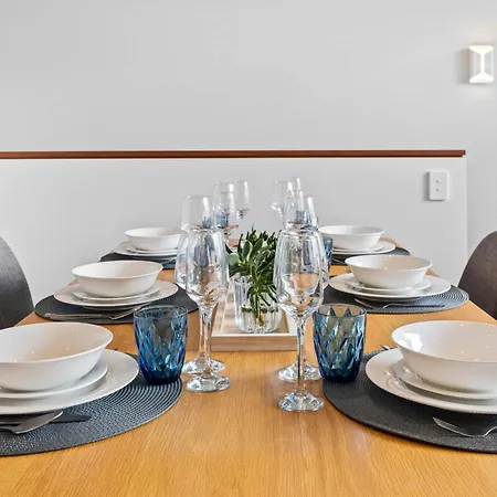 Stylish 3br Townhouse Camphill - Wifi, Parking *
