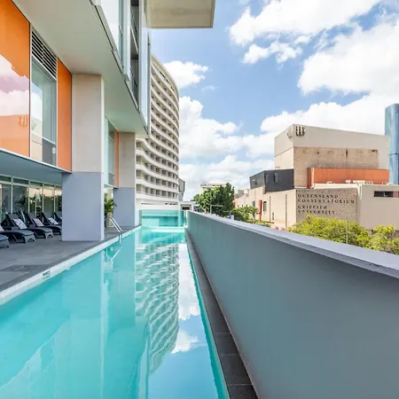 Hotel Mantra South Bank 4*