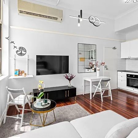 Stylish 1 Bedroom Retreat In The Heart Of * Brisbane