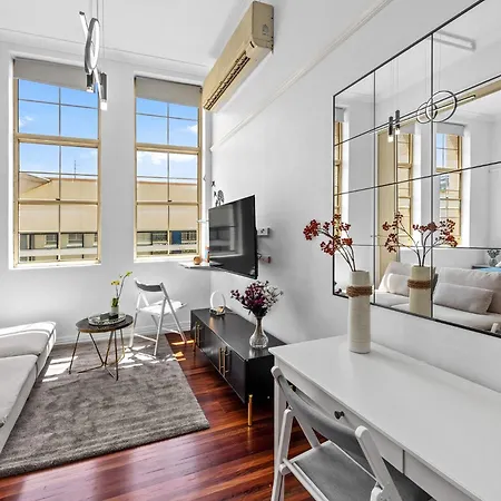 Stylish 1 Bedroom Retreat In The Heart Of Apartment *