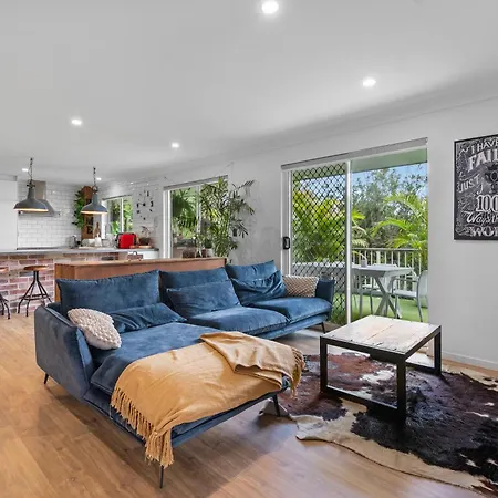 Spacious 3bdroom Entertaining Unit Close To City, Cafes And Shops * Brisbane