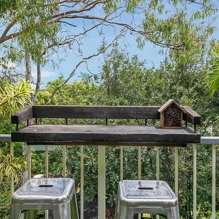 Spacious 3bdroom Entertaining Unit Close To City, Cafes And Shops Apartment Brisbane