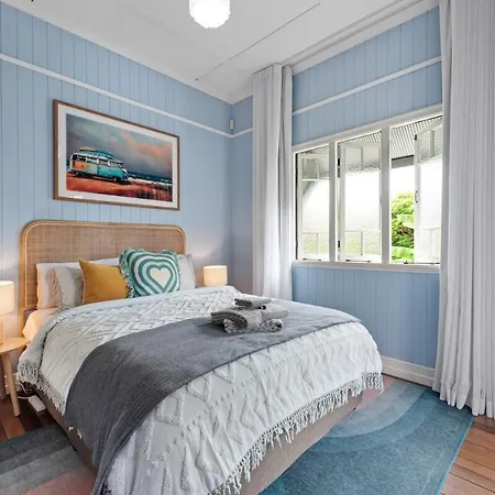 A Colourful Life 4bed-2bath-1car - Queenslander Holiday home *