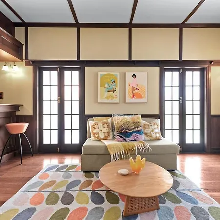 Holiday home A Colourful Life 4bed-2bath-1car - Queenslander Brisbane