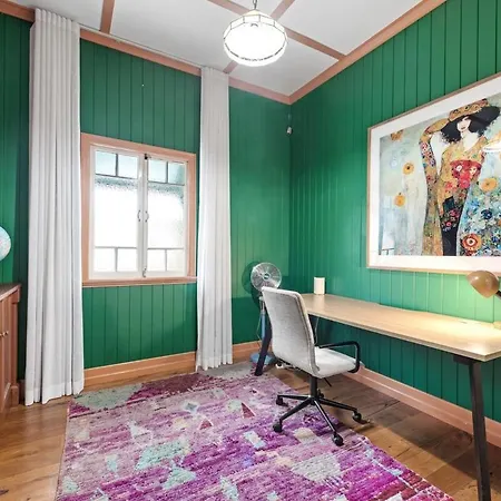 Holiday home A Colourful Life 4bed-2bath-1car - Queenslander *
