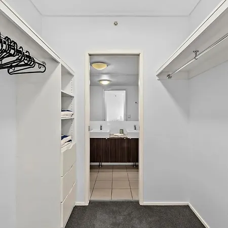Luxury, Amazing River Views, Heart Of The City! Apartment *