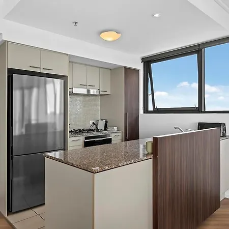Luxury, Amazing River Views, Heart Of The City! *