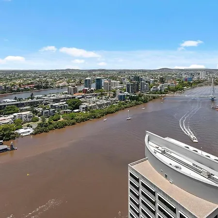 Luxury, Amazing River Views, Heart Of The City! Apartment