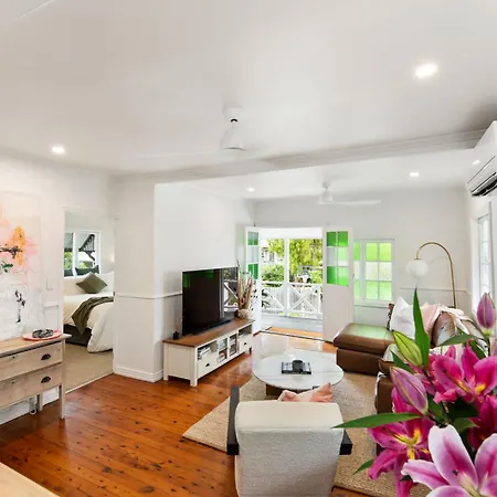 3 Bed Queenslander In Heart Of Holiday home Brisbane