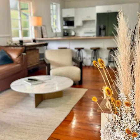 Holiday home 3 Bed Queenslander In Heart Of Brisbane