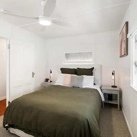 3 Bed Queenslander In Heart Of