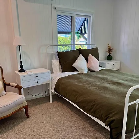 Holiday home 3 Bed Queenslander In Heart Of