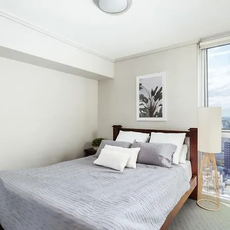 Great Value Cbd 2 Beds Free Carpark Pool And Gym *