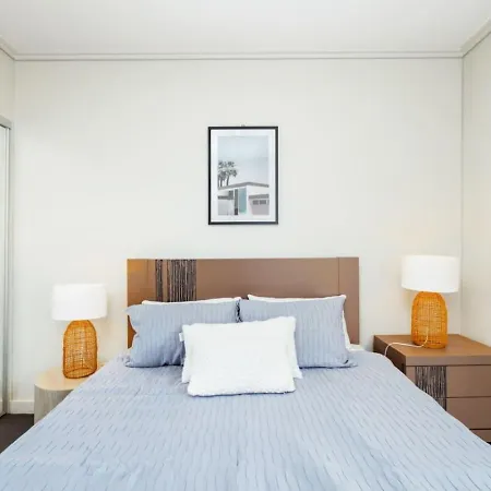 Great Value Cbd 2 Beds Free Carpark Pool And Gym * Brisbane