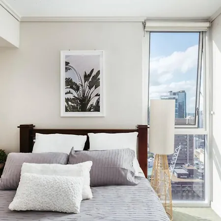 Great Value Cbd 2 Beds Free Carpark Pool And Gym