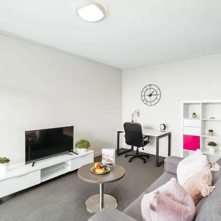 Apartment Great Value Cbd 2 Beds Free Carpark Pool And Gym