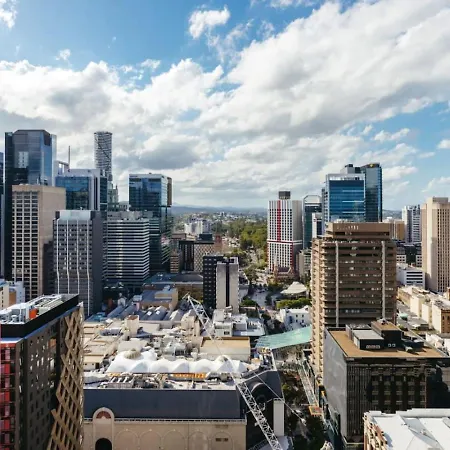 Great Value Cbd 2 Beds Free Carpark Pool And Gym Apartment *