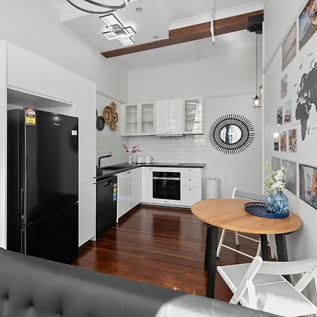 High Ceiling 1 Bedroom In The Apartment Brisbane