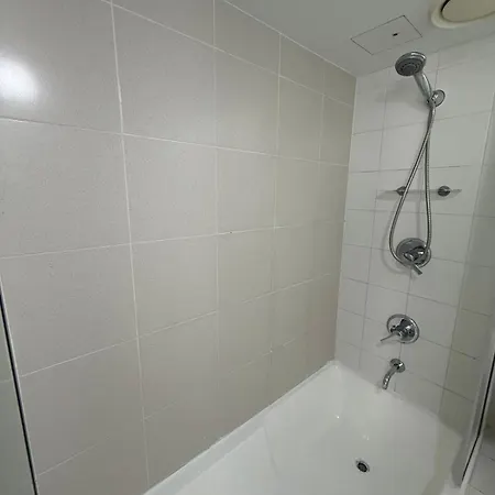 Cbd Two Bedrooms *