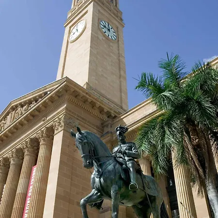 Cbd Two Bedrooms Apartment *