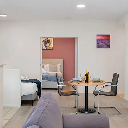 Value 2beds At Cbd With Pool Gym Carpark Brisbane