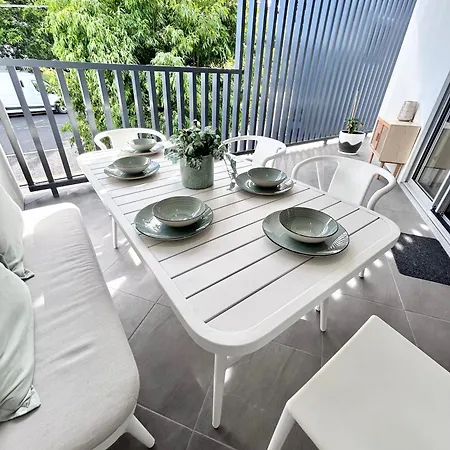 Location, Location, Location - Very Large Apartment *