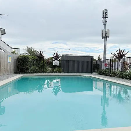 Wynnum Oasis Retreat Villa *