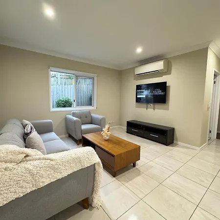Stylish & Bright 3-bdrs Family In Holland Park West * Brisbane