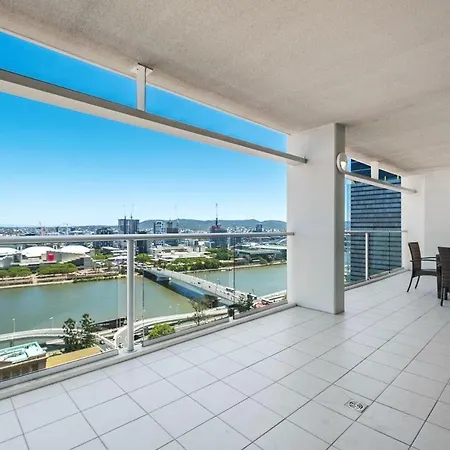 Hampton's Haven On Level 17 In Casino Towers *
