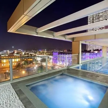Apartment Hampton's Haven On Level 17 In Casino Towers *