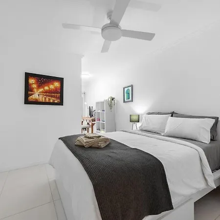 Riverfront Excellence 2bed-2bath-2car - West End Brisbane