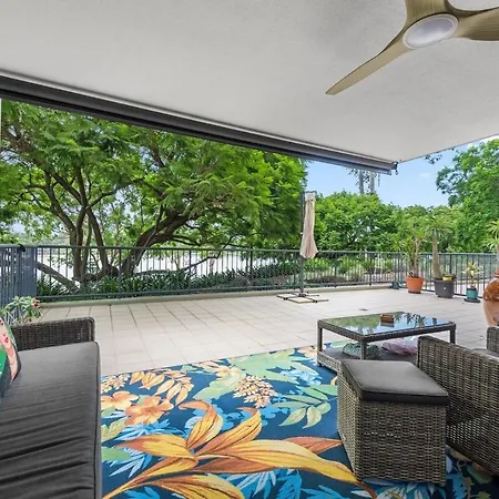 Riverfront Excellence 2bed-2bath-2car - West End * Brisbane