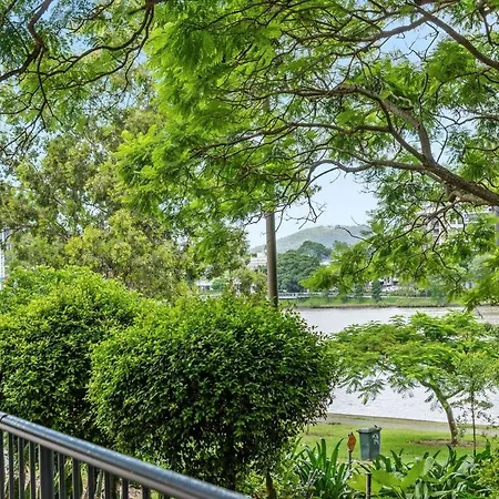 Apartment Riverfront Excellence 2bed-2bath-2car - West End *