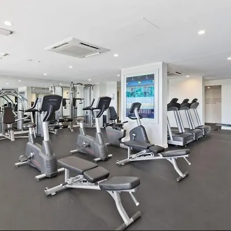 Modern 1 Bedroom With Views Pool And Gym * Brisbane