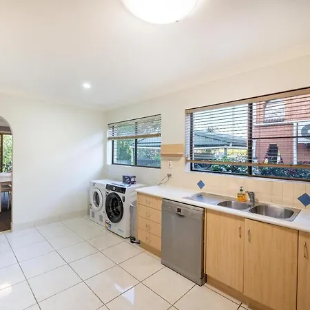 Apartment Palatial 4br 2ba Sunnybank Family Retreat *